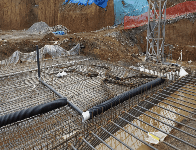 Depósito distribución de agua urbana y estación de bombeo V