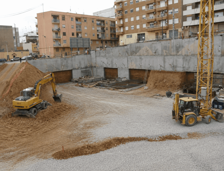 Proyecto básico y de Ejecución de Edificio de 82 viviendas de VPO y locales comerciales